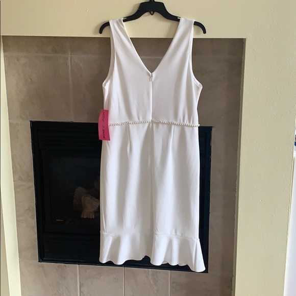 What a gorgeous dress - Picture 7 of 8